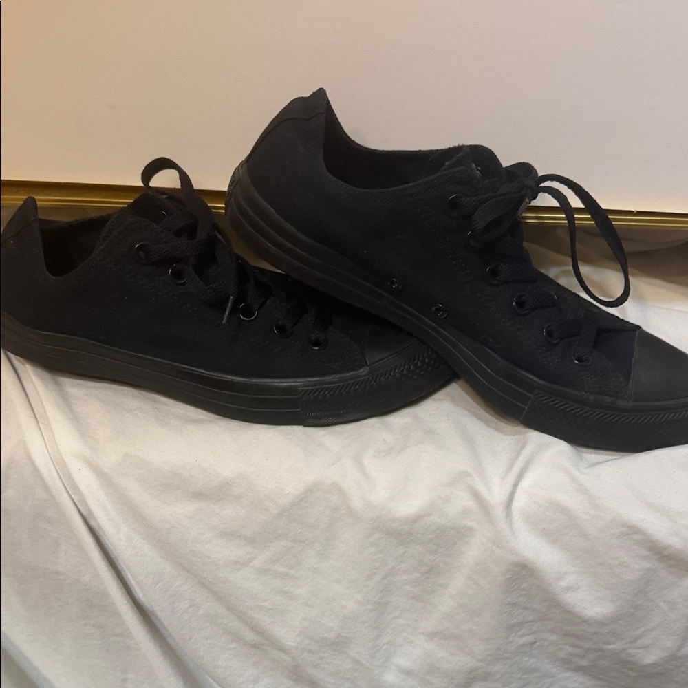 Unisex Converse Black Canvas Low-Top Sneakers Lace-Up Gently Worn 9.5w 7.5 m